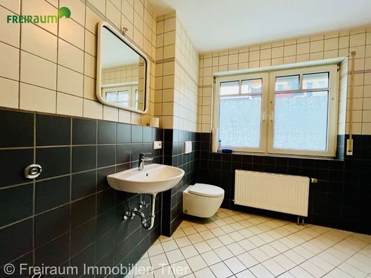 modernisiertes Duschbad
