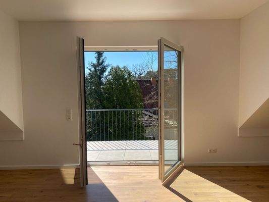 43944981-Wohnküche Balkontür