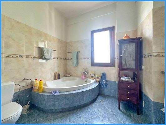 d6f1e22822c84714a07a821c713eb5be-original