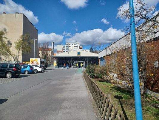 Edeka wenige Meter entfernt