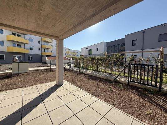 Haus_1_Top_1_Terasse_Blick_Garten