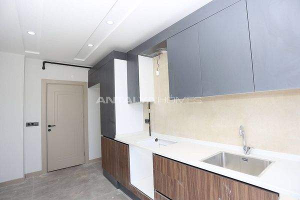 Apartments in a Complex with Pool and Parking in Antalya