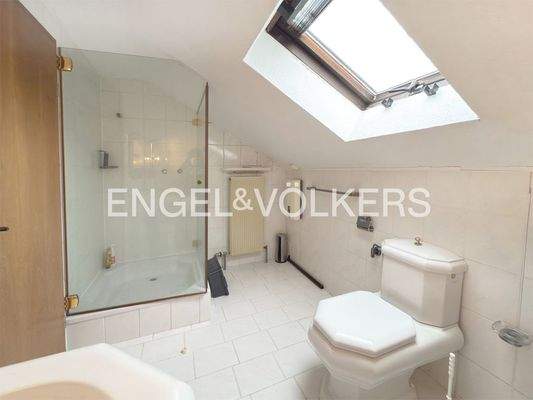 DG/Studio: Tageslicht-Duschbad
