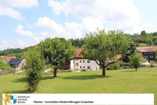 Gepflegte Außenanlage