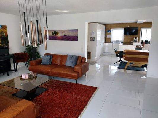 Wohnen mit Blick zum Essbereich