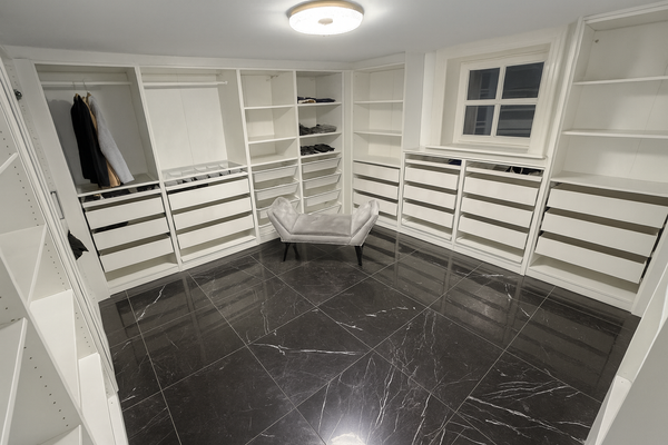 18 Ankleidezimmer II.png