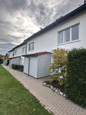 Eingangsbereich mit Schuppen