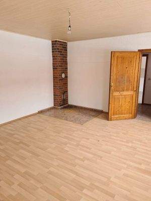 Wohnzimmer mit Kaminanschluß