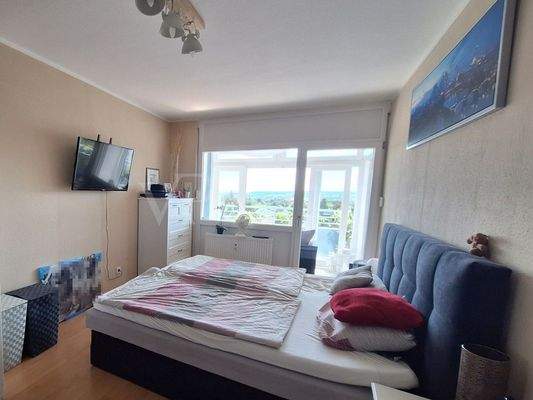 Geräumiges Schlafzimmer