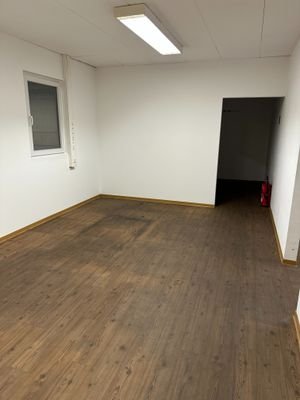 Hallenbüro 3