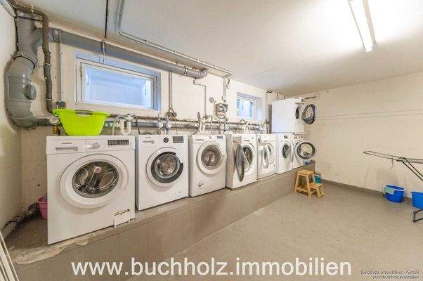 Waschraum im Keller im eigenem Anschluss