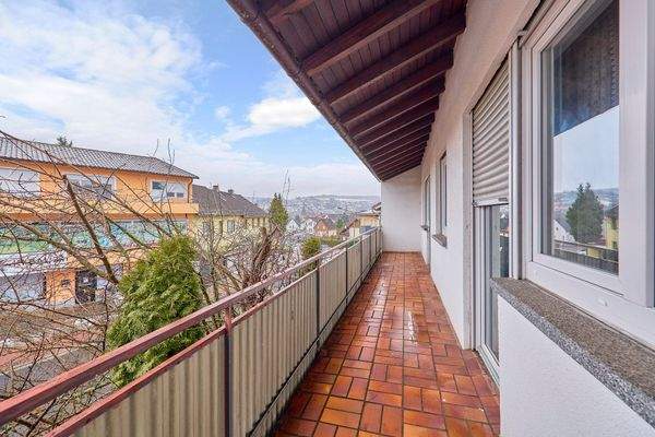 Haus OG Balkon vorne r