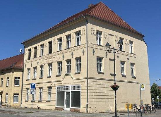 02 Straßenansicht.jpg