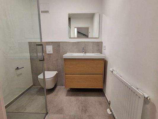 Frisch renoviertes Bad