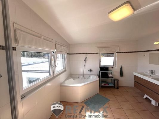 24 OG - Badezimmer