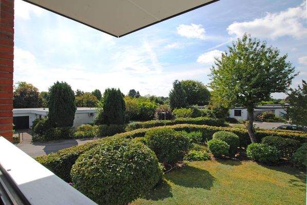 Blick aus einem geöffneten Panoramafenster