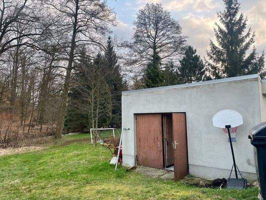 kellerähnliches Abteil in Garage