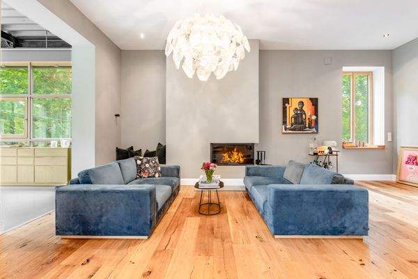 Offenes Wohnkonzept mit angrenzender Loft-Küche