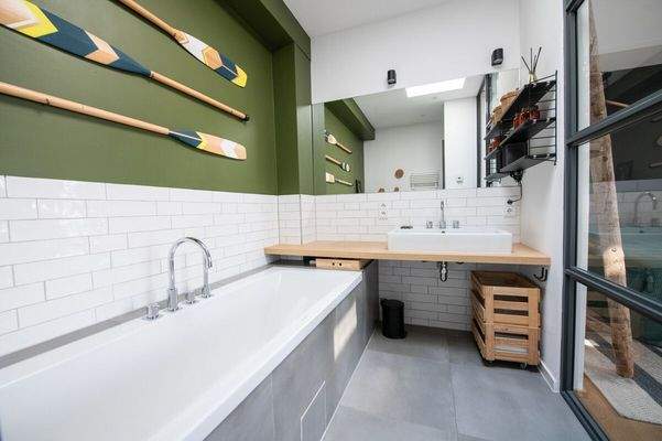 Best_Place_Wilhelmine_Gemberg_Weg_11_Bad1-47