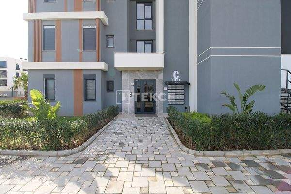 2-Bedroom Apartment in a Project with Aquapark in Antalya