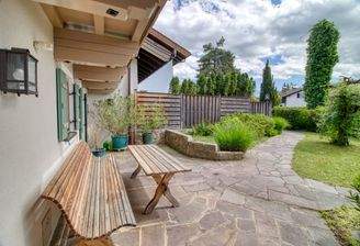 Hauszugang mit Südterrasse