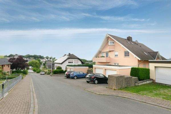 Umgebung und Straßenansicht