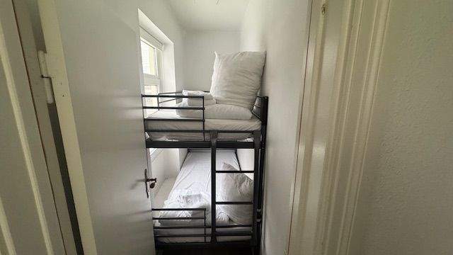 Schlafzimmer 2 / Stauraum