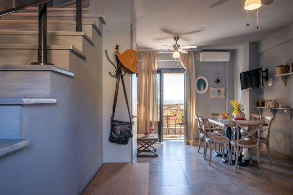 dining room apt 1.jpg