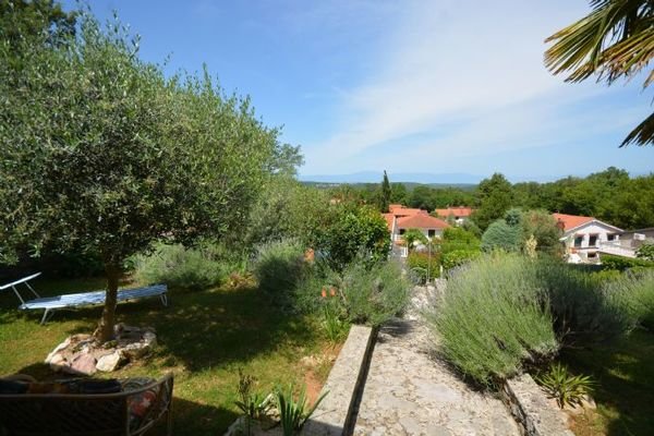 Charmantes Haus mit zwei Wohnungen, Insel Krk (3)