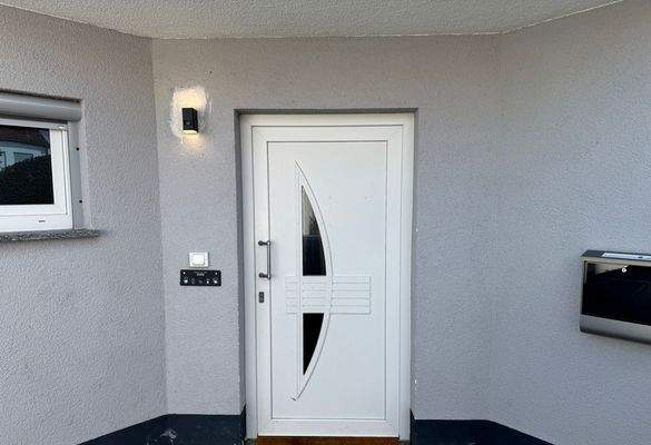 Überdachte Haustür