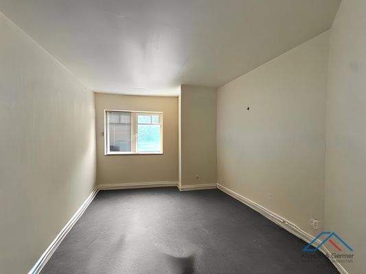 Zimmer oben Mitte (KI)