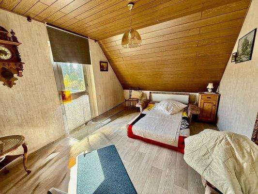 Schlafzimmer inkl. Balkonzugang