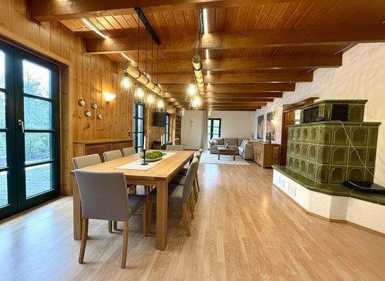 Esszimmer virtuell möbliert