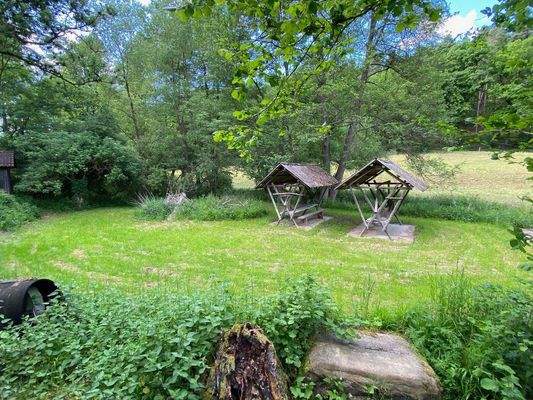 60 Sitzgruppe am Seebach.jpg