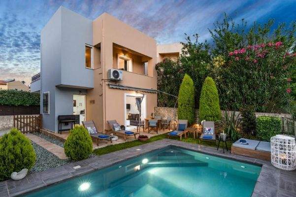 Kreta, Georgioupoli: Schönes Haus zum Verkauf mit herrlichem Blick auf den Kournas-See