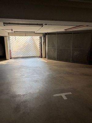 Rolltor zur Tiefgarage