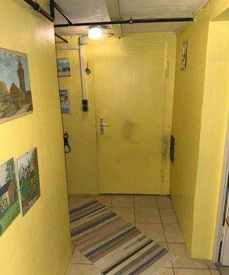 Keller_Flur_Garagentür