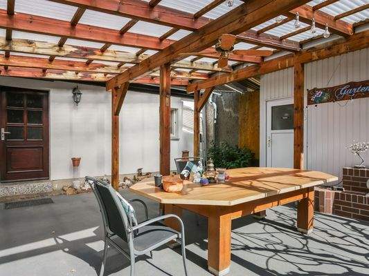 Vorderhaus-Terrasse (Innenhof 1)