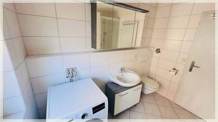 Tageslichtbad mit Anschluss für die WM