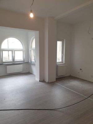 27c4722a-607d-4a51-9fcd-e87fd8fc71e1