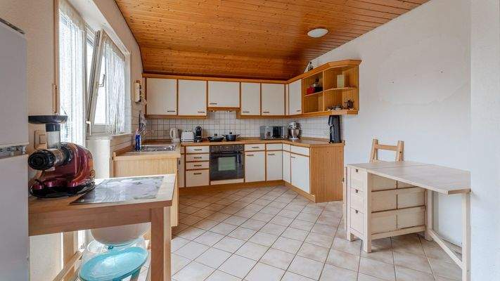 Offene Küche mit Einbauküche