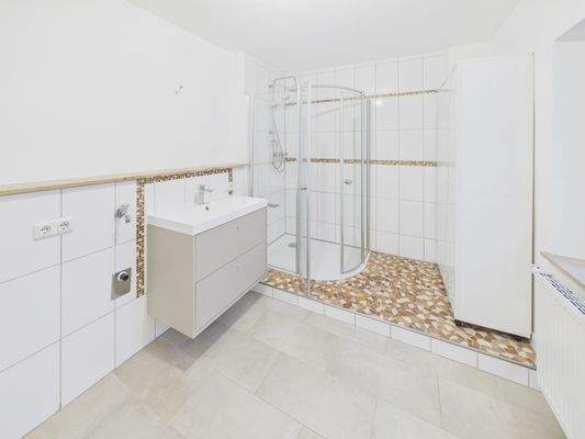 CAM01223G0-PR0200-STILL008