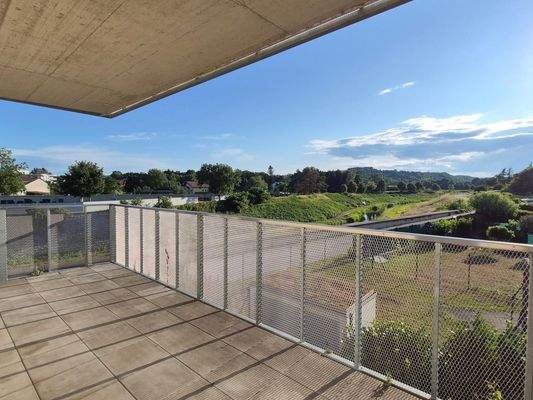 westseitige Terrasse