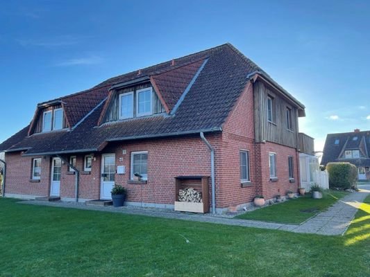 Haus mit 4 Wohneinheiten