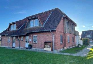 Haus mit 4 Wohneinheiten