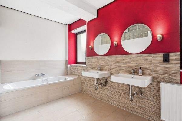 Tageslichtbad WE01 (1. Ansicht)