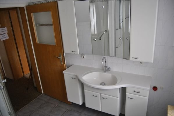 16 Badezimmer OG.JPG