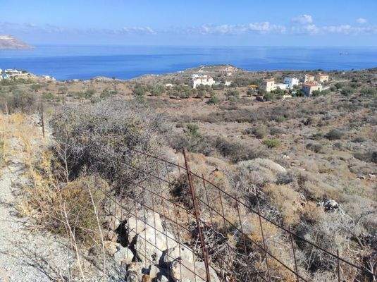 Kreta, Kokkino Chorio: Riesiges Grundstück mit Meerblick zu verkaufen