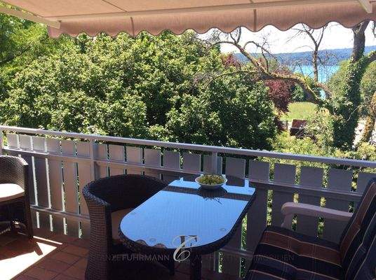 Süd-Balkon mit Teilseesicht