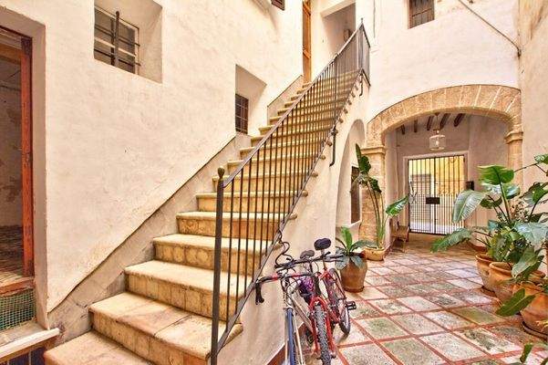 Renovierungsbedürftige Erdgeschosswohnung zum Verkauf in der Altstadt von Palma, Mallorca